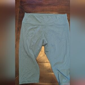 Athleta Transcend Capri in Teal Blue